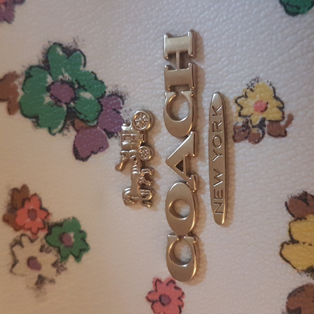 Coach Floral Print White Shoulder Bag - Picture 11 of 15